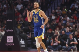 NBA 4/11: SportsLine dự đoán Warriors vs Suns kèo Over 233.5