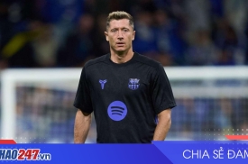 Szczesny phá kỷ lục mỡ cơ thể tại Barcelona, Lewandowski bất ngờ