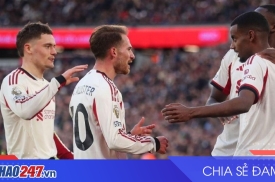 Wirtz tỏa sáng giúp Liverpool thắng West Ham nhưng vẫn bị Bayern châm biếm