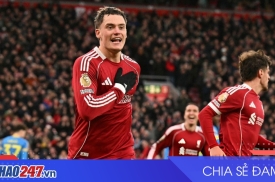 Liverpool thắng Wolves 2-1, trở lại top 4 Ngoại hạng Anh