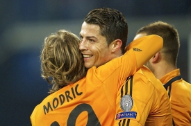 Modric bùng nổ ở Milan, Real Madrid có nên đưa huyền thoại trở lại?