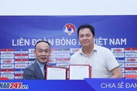 HLV Lee Woon-jae gia hạn hợp đồng với VFF đến năm 2027