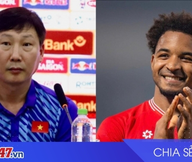 HLV Kim Sang Sik mong Xuân Son ghi bàn trong trận ĐT Việt Nam vs Lào