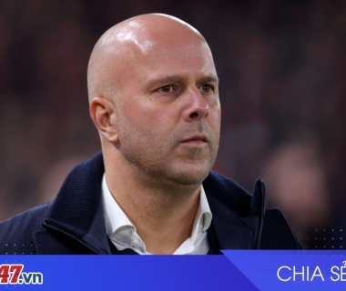 HLV Arne Slot nói gì sau thất bại 1-4 của Liverpool trước PSV ở Cúp C1?