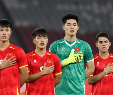 Thủ môn Trần Trung Kiên (HAGL) đứng trước cơ hội sang Nhật Bản