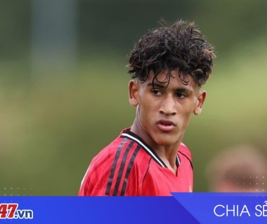 MU Đôn Thần Đồng 15 Tuổi JJ Gabriel Lên Đội Một Trước Trận Palace