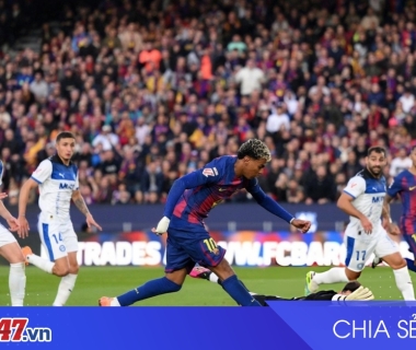 Barca chật vật hạ Alaves 2-1: Olmo ghi bàn, Flick tìm lại niềm vui