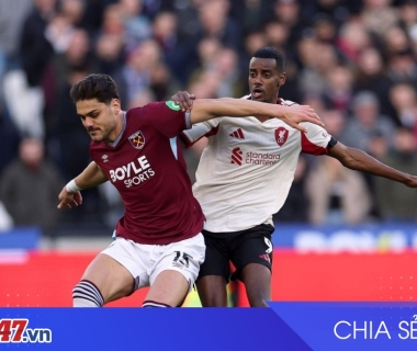 Isak và Gakpo tỏa sáng, Liverpool hạ West Ham 2-0 áp sát top 4