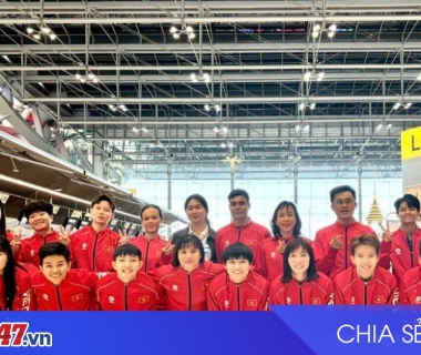 Futsal nữ Việt Nam về nước, ăn mừng HCV lịch sử SEA Games 33