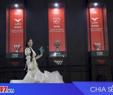 Sự cố MC Mai Dora tại fan meeting T1 Việt Nam: Giải mã pha 'quỳ gối' xin lỗi