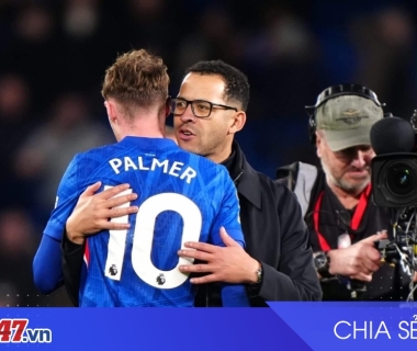 HLV Chelsea bác tin đồn Cole Palmer sang Man Utd