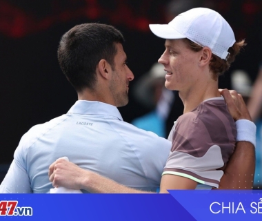 Jannik Sinner dẫn Novak Djokovic 2-1 ở bán kết Australian Open 2026