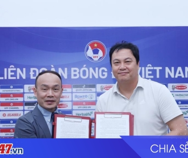 HLV Lee Woon-jae gia hạn hợp đồng với VFF đến năm 2027