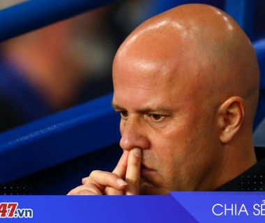 Liverpool thắng Fulham 2-0, Slot lo lắng chấn thương trước PSG