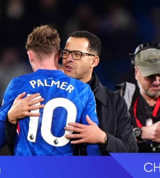 HLV Chelsea bác tin đồn Cole Palmer sang Man Utd